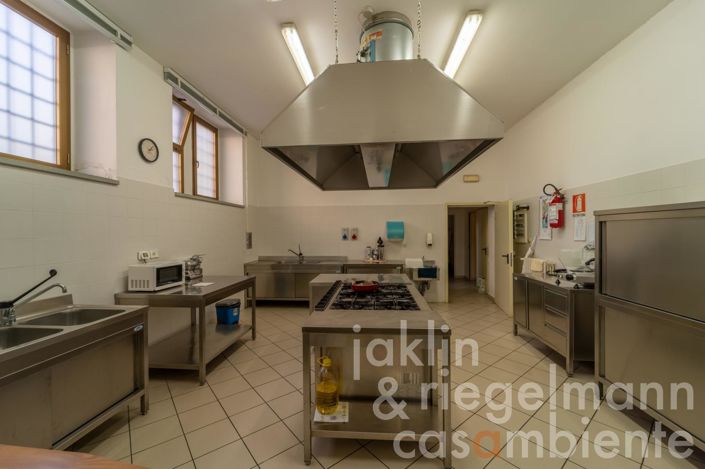 Image No.58-35 Bed House for sale