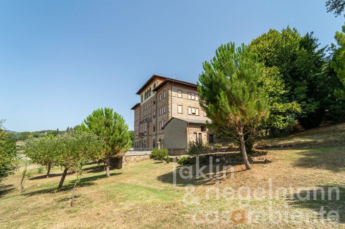 Image No.9-35 Bed House for sale