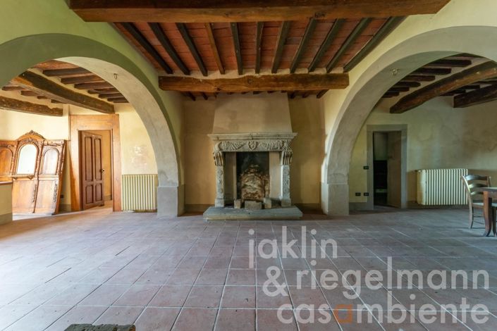 Image No.18-27 Bed Villa for sale