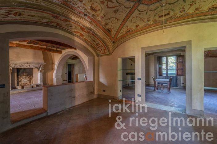 Image No.20-27 Bed Villa for sale