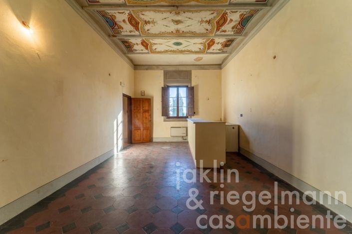 Image No.24-27 Bed Villa for sale