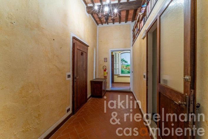 Image No.26-27 Bed Villa for sale