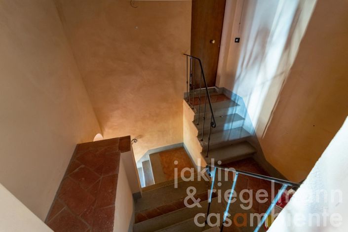 Image No.33-27 Bed Villa for sale