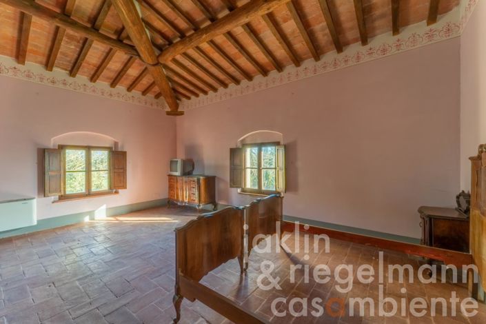 Image No.34-27 Bed Villa for sale