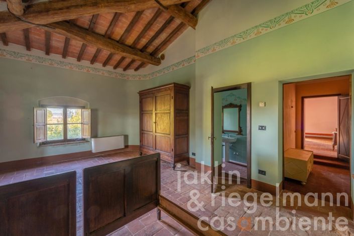 Image No.36-27 Bed Villa for sale