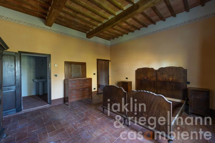 Image No.37-27 Bed Villa for sale