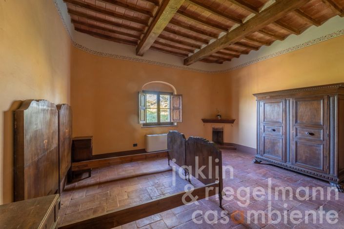 Image No.38-27 Bed Villa for sale