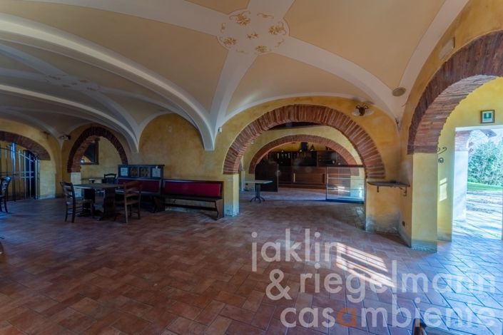 Image No.40-27 Bed Villa for sale