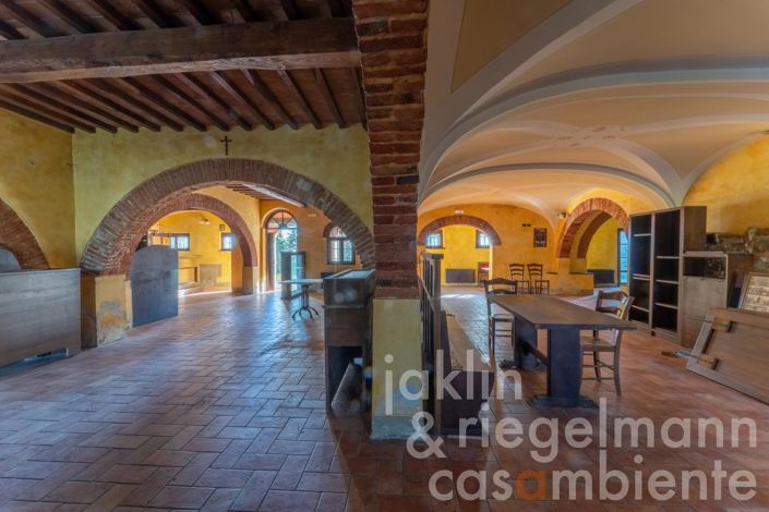 Image No.41-27 Bed Villa for sale