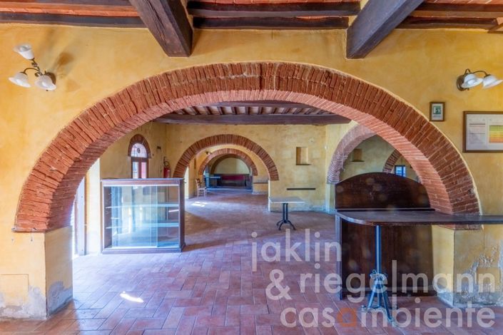 Image No.43-27 Bed Villa for sale