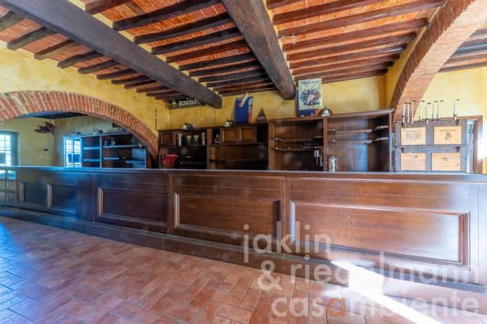 Image No.44-27 Bed Villa for sale