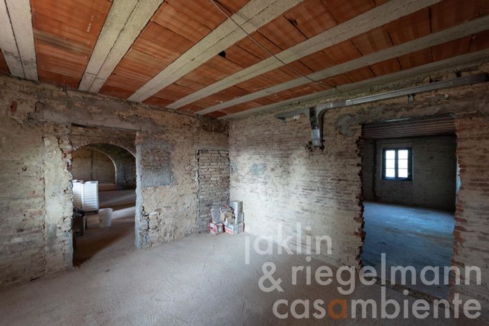 Image No.46-27 Bed Villa for sale