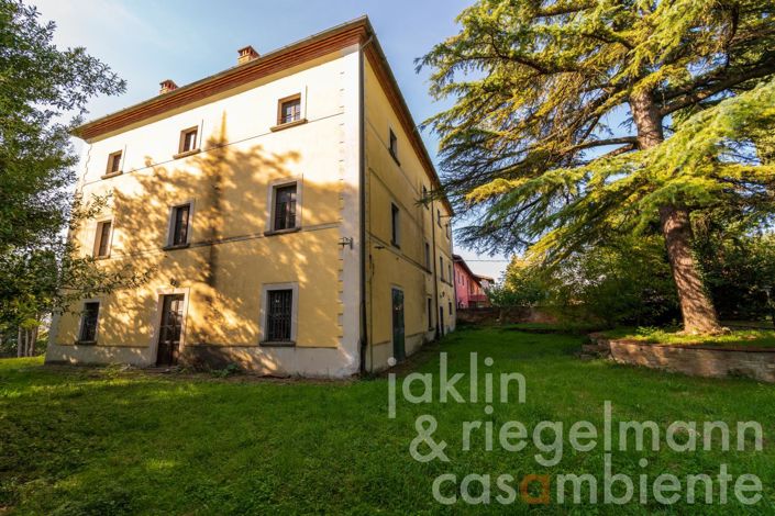 Image No.5-27 Bed Villa for sale