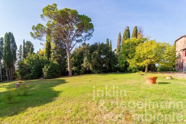 Image No.9-27 Bed Villa for sale