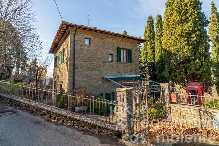 Image No.12-4 Bed Country House for sale