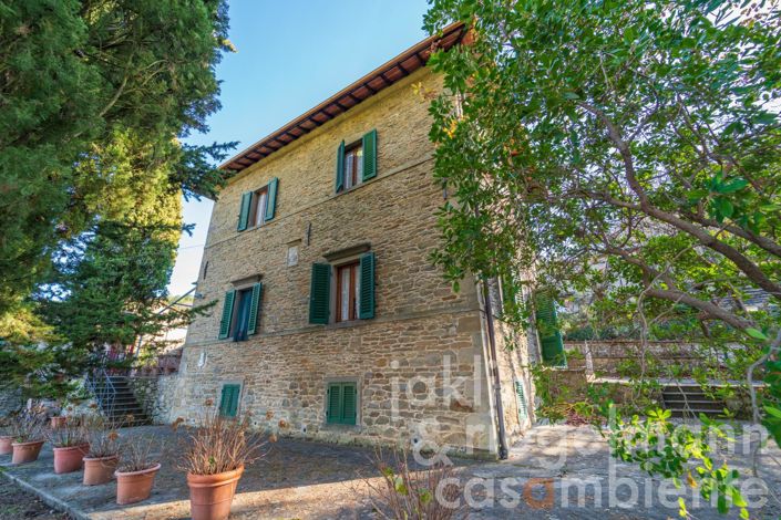 Image No.2-4 Bed Country House for sale