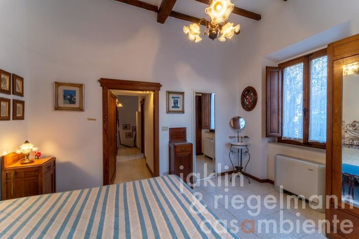 Image No.31-4 Bed Country House for sale