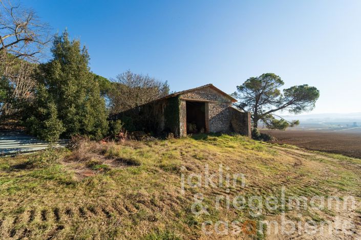 Image No.20-12 Bed Farmhouse for sale