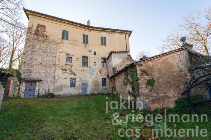 Image No.7-12 Bed Farmhouse for sale