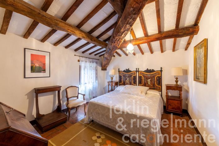 Image No.22-9 Bed Country House for sale