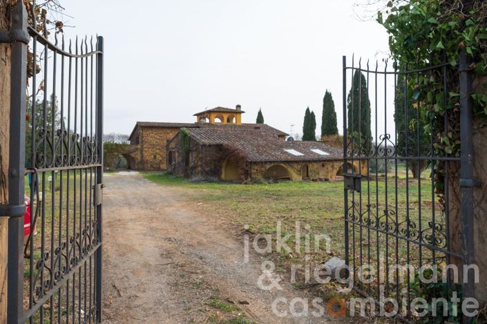 Image No.2-11 Bed Country House for sale