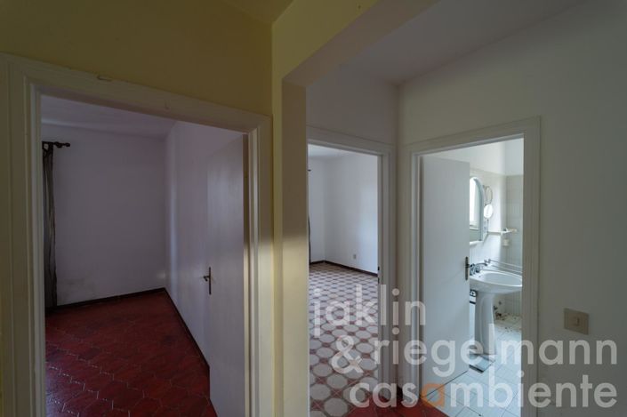 Image No.37-11 Bed Country House for sale