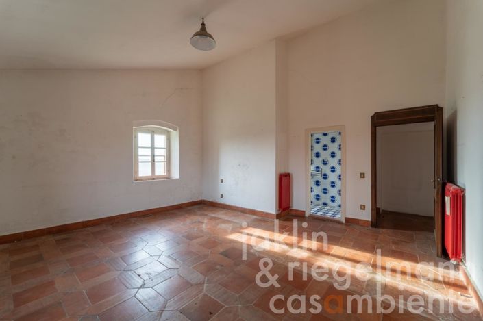 Image No.40-11 Bed Country House for sale