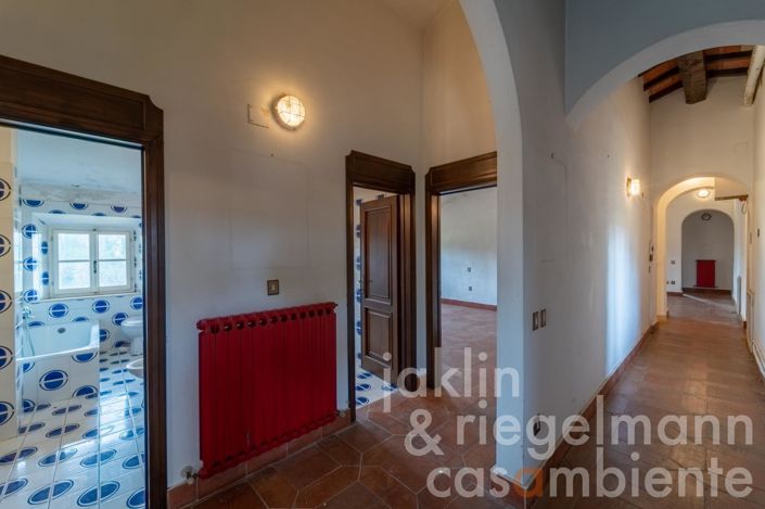 Image No.42-11 Bed Country House for sale