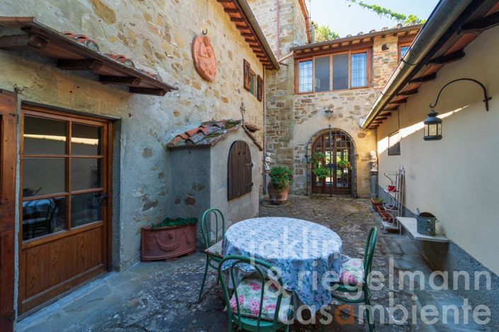 Image No.16-5 Bed Country House for sale