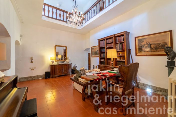 Image No.21-5 Bed Country House for sale