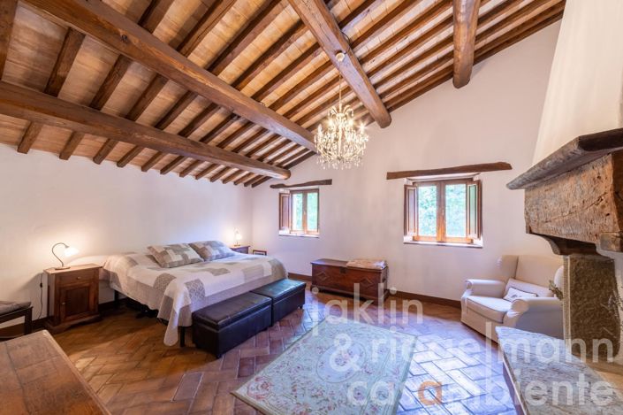 Image No.38-4 Bed Country House for sale