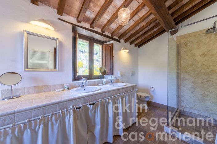 Image No.40-4 Bed Country House for sale