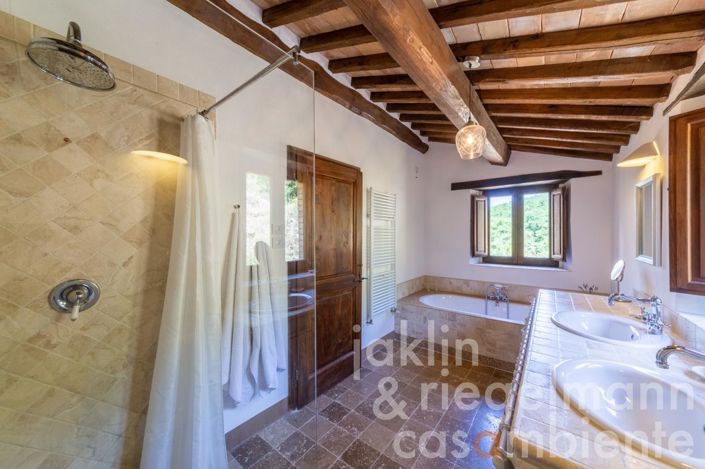 Image No.41-4 Bed Country House for sale