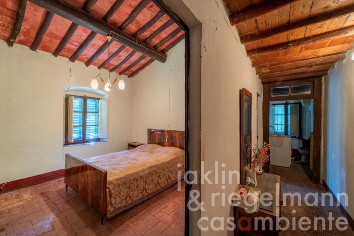 Image No.28-13 Bed Country House for sale