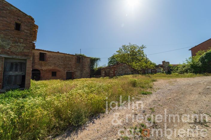 Image No.14-3 Bed Farmhouse for sale