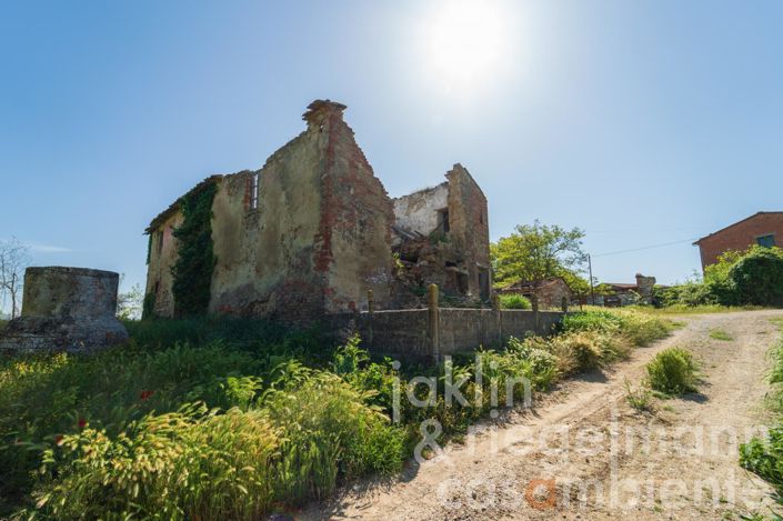 Image No.16-3 Bed Farmhouse for sale