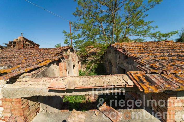 Image No.23-3 Bed Farmhouse for sale