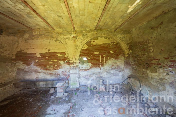 Image No.24-3 Bed Farmhouse for sale