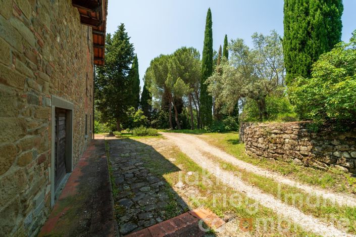 Image No.18-4 Bed Country House for sale