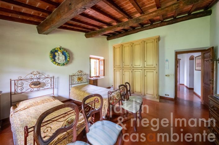 Image No.51-4 Bed Country House for sale