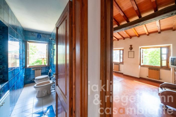 Image No.56-4 Bed Country House for sale