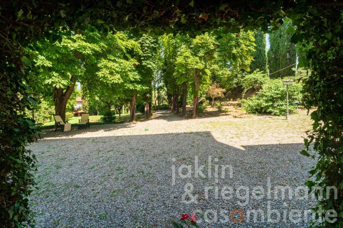 Image No.15-6 Bed Villa for sale