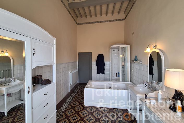 Image No.46-6 Bed Villa for sale