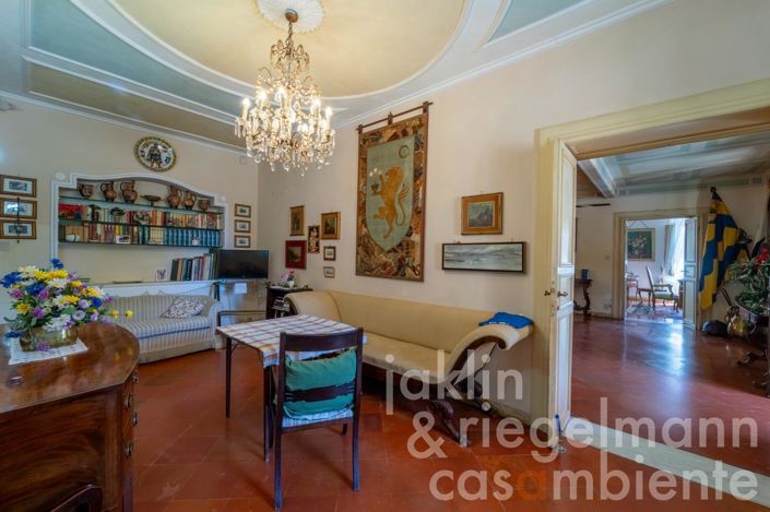 Image No.25-9 Bed Villa for sale