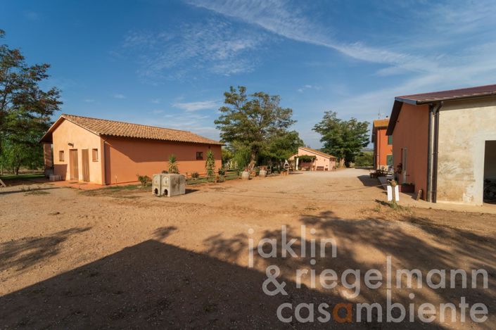 Image No.3-5 Bed Farmhouse for sale