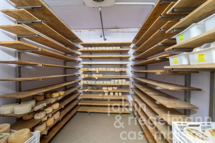 Image No.32-5 Bed Farmhouse for sale