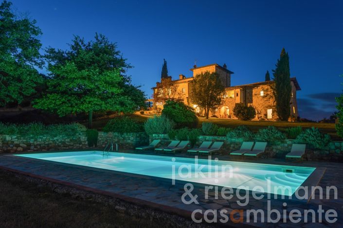 Image No.1-9 Bed Country House for sale
