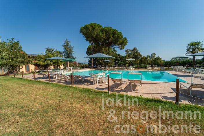 Image No.1-10 Bed Farmhouse for sale