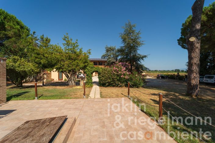 Image No.10-10 Bed Farmhouse for sale