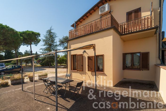 Image No.14-10 Bed Farmhouse for sale